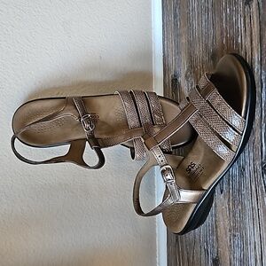SAS Capri T-Strap Sandals